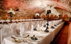 The-Ivory-Vaults-middle-table-layout-masquerade-ball-MICE-UK